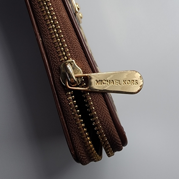 🚫SOLD🚫 MK Michael Kors Continental Signature Fabric Logo Wallet Zip Around - Picture 8 of 11
